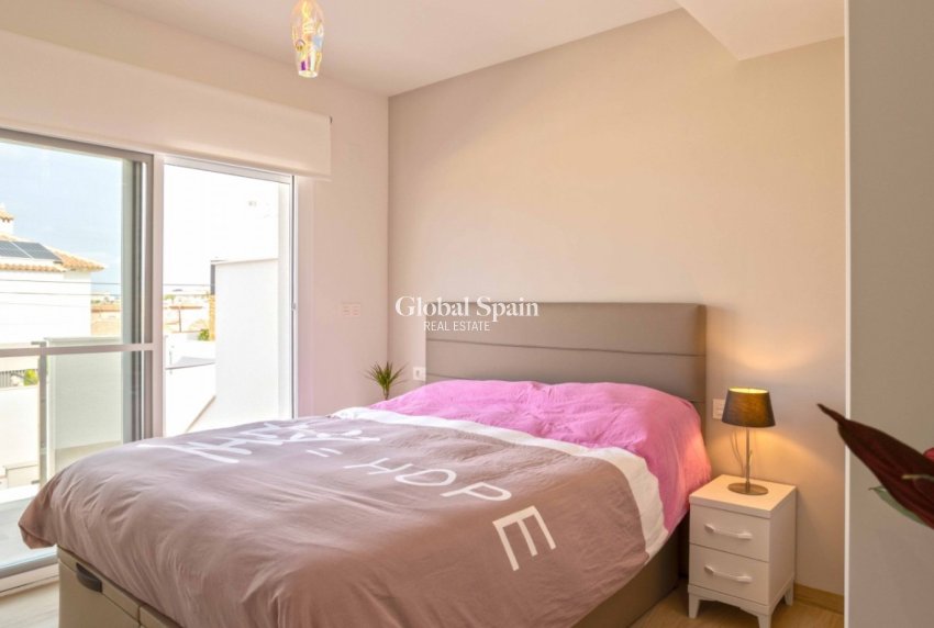 Revente - Appartement -
ORIHUELA COSTA - VILLAMARTÍN