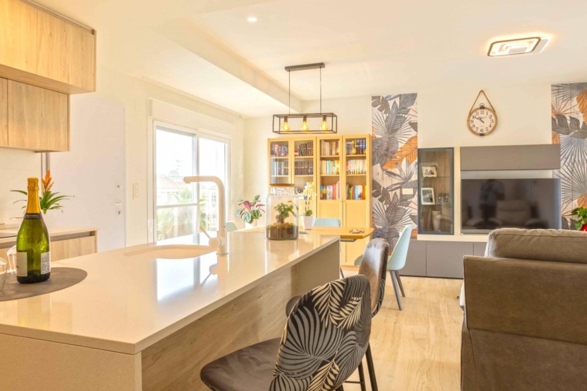 Revente - Appartement -
ORIHUELA COSTA - VILLAMARTÍN