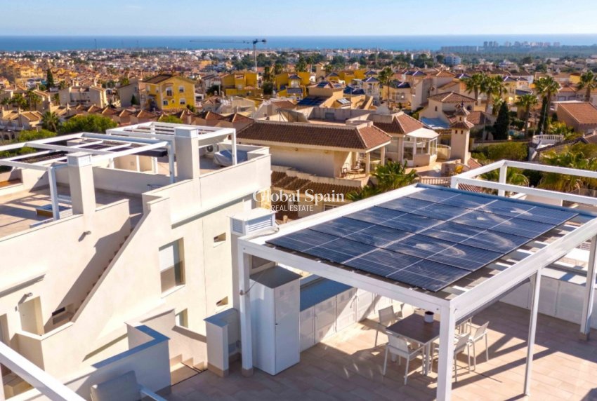 Revente - Appartement -
ORIHUELA COSTA - VILLAMARTÍN