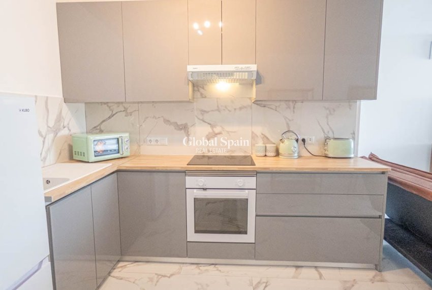 Revente - Appartement -
ORIHUELA COSTA - VILLAMARTÍN