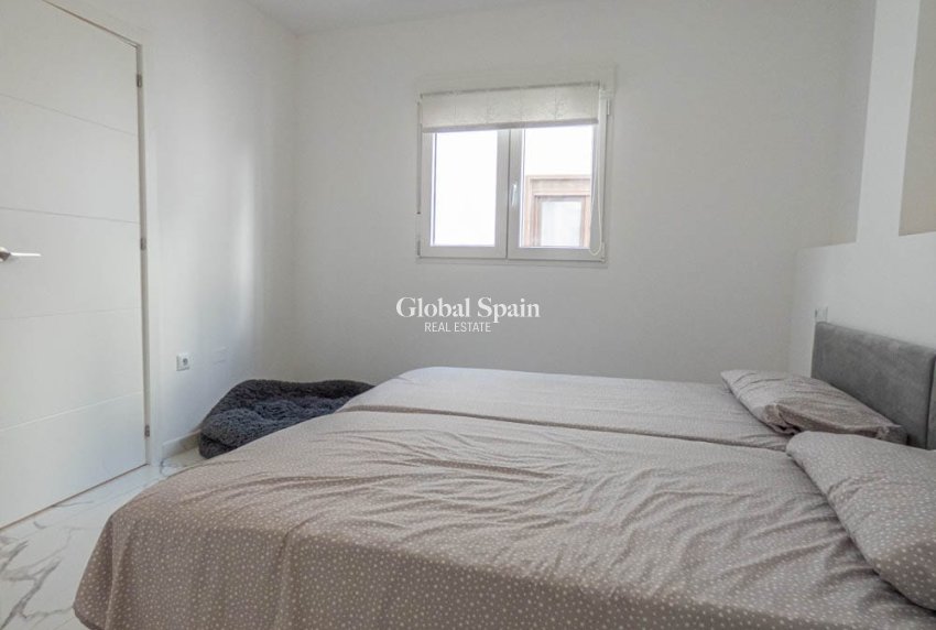 Revente - Appartement -
ORIHUELA COSTA - VILLAMARTÍN