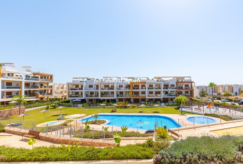 Revente - Appartement -
ORIHUELA COSTA - VILLAMARTÍN