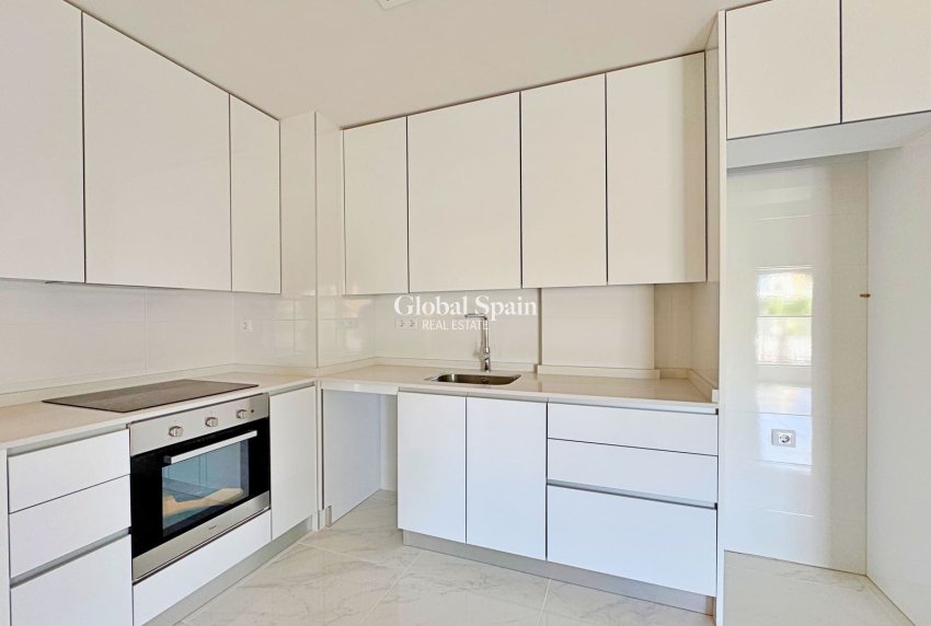 Revente - Appartement -
ORIHUELA COSTA - VILLAMARTÍN