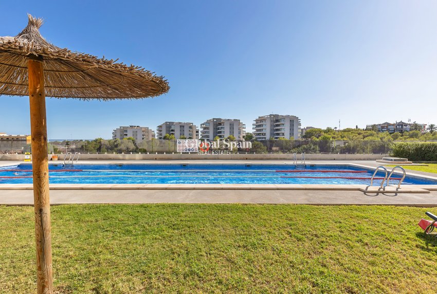 Revente - Appartement -
ORIHUELA COSTA - VILLAMARTÍN