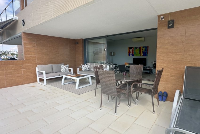 Revente - Appartement -
ORIHUELA COSTA - VILLAMARTÍN