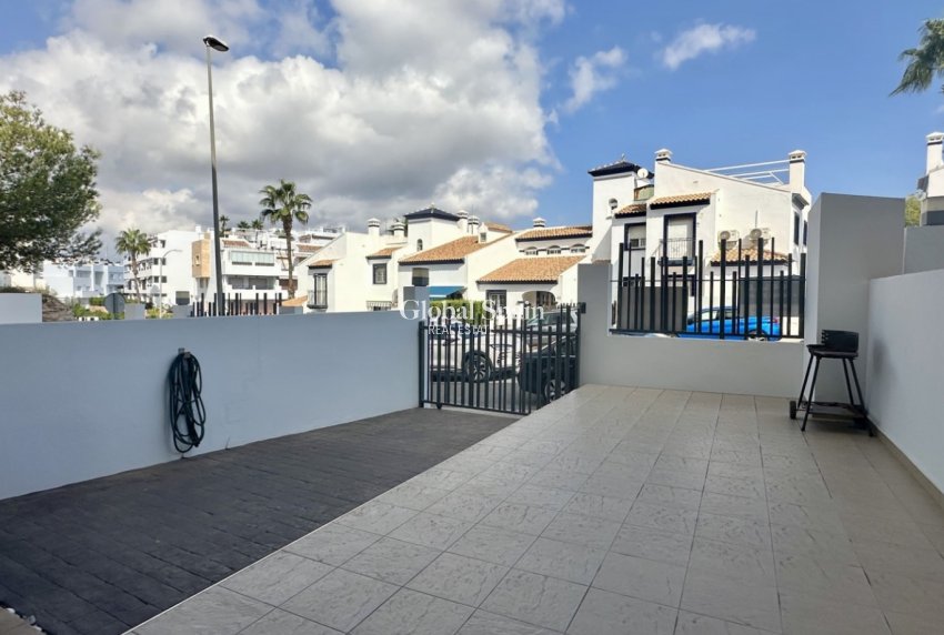 Revente - Appartement -
ORIHUELA COSTA - VILLAMARTÍN