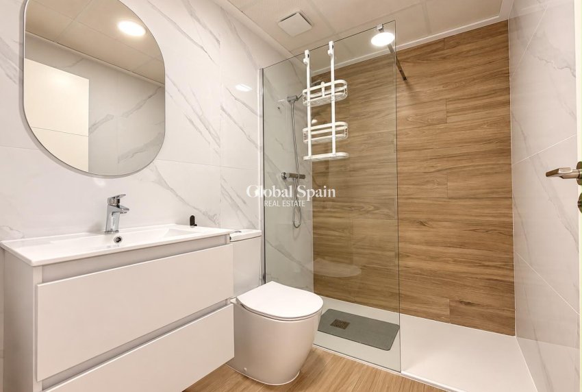 Revente - APPARTEMENT -
ORIHUELA - Desamparados-hurchillo-torremendo