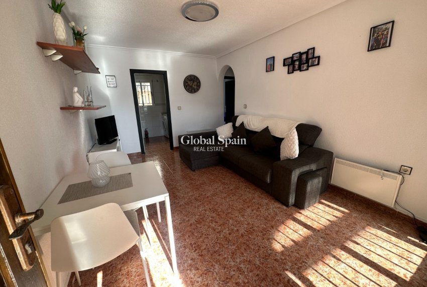 Revente - APPARTEMENT -
ORIHUELA - Entre Naranjos