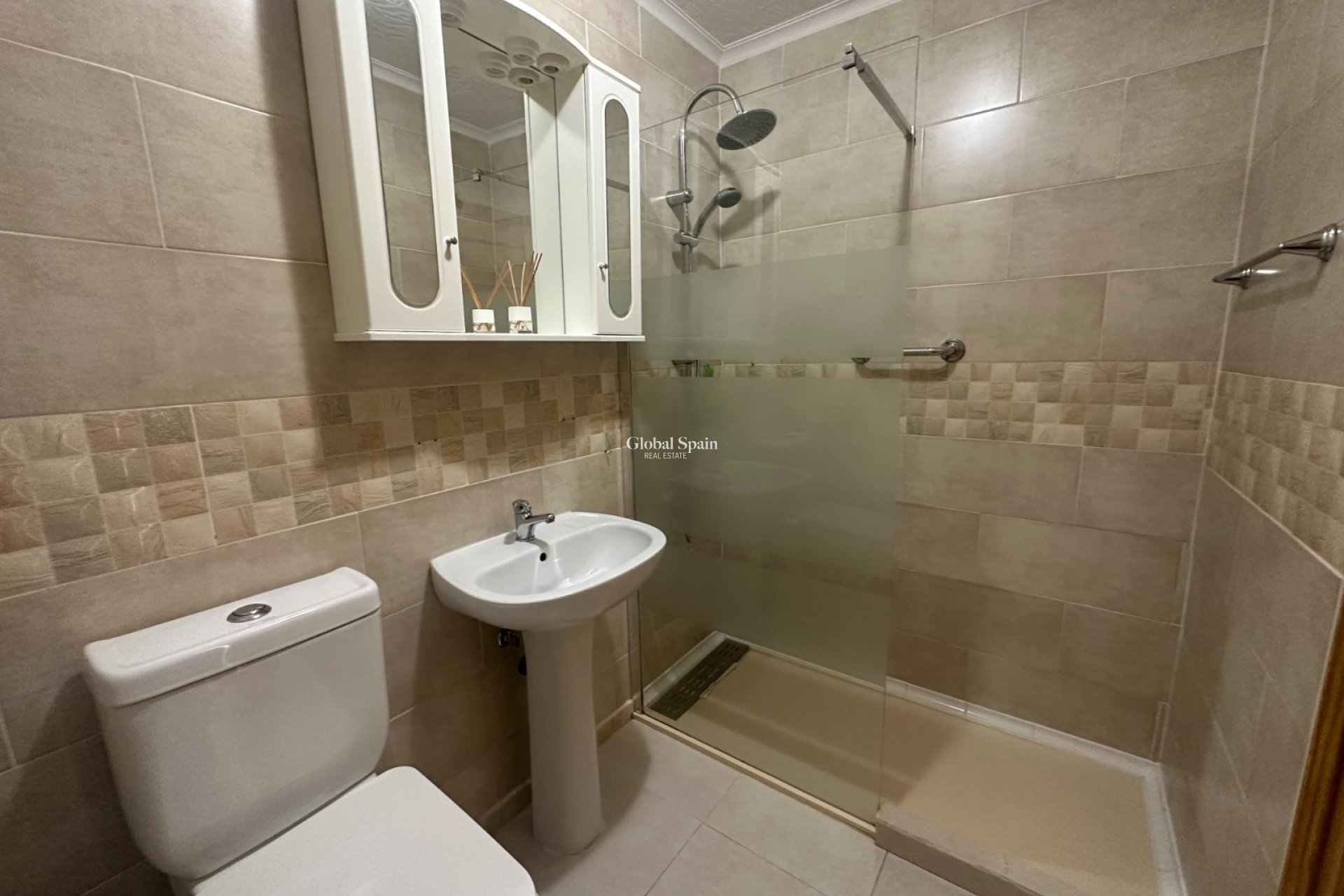 Revente - APPARTEMENT -
ORIHUELA - Entre Naranjos