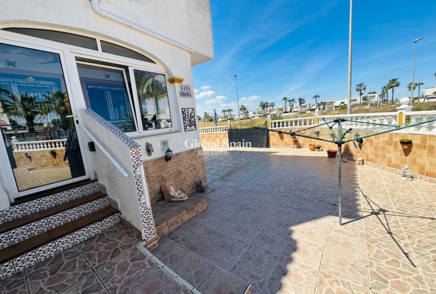 Revente - APPARTEMENT -
ORIHUELA - Entre Naranjos
