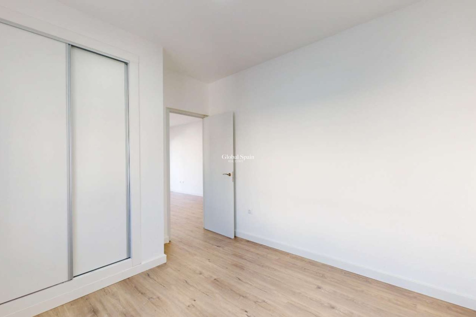 Revente - APPARTEMENT -
ORIHUELA - Inland