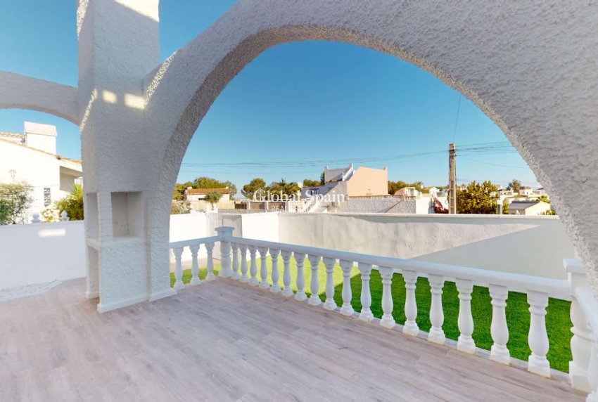 Revente - APPARTEMENT -
ORIHUELA - Inland