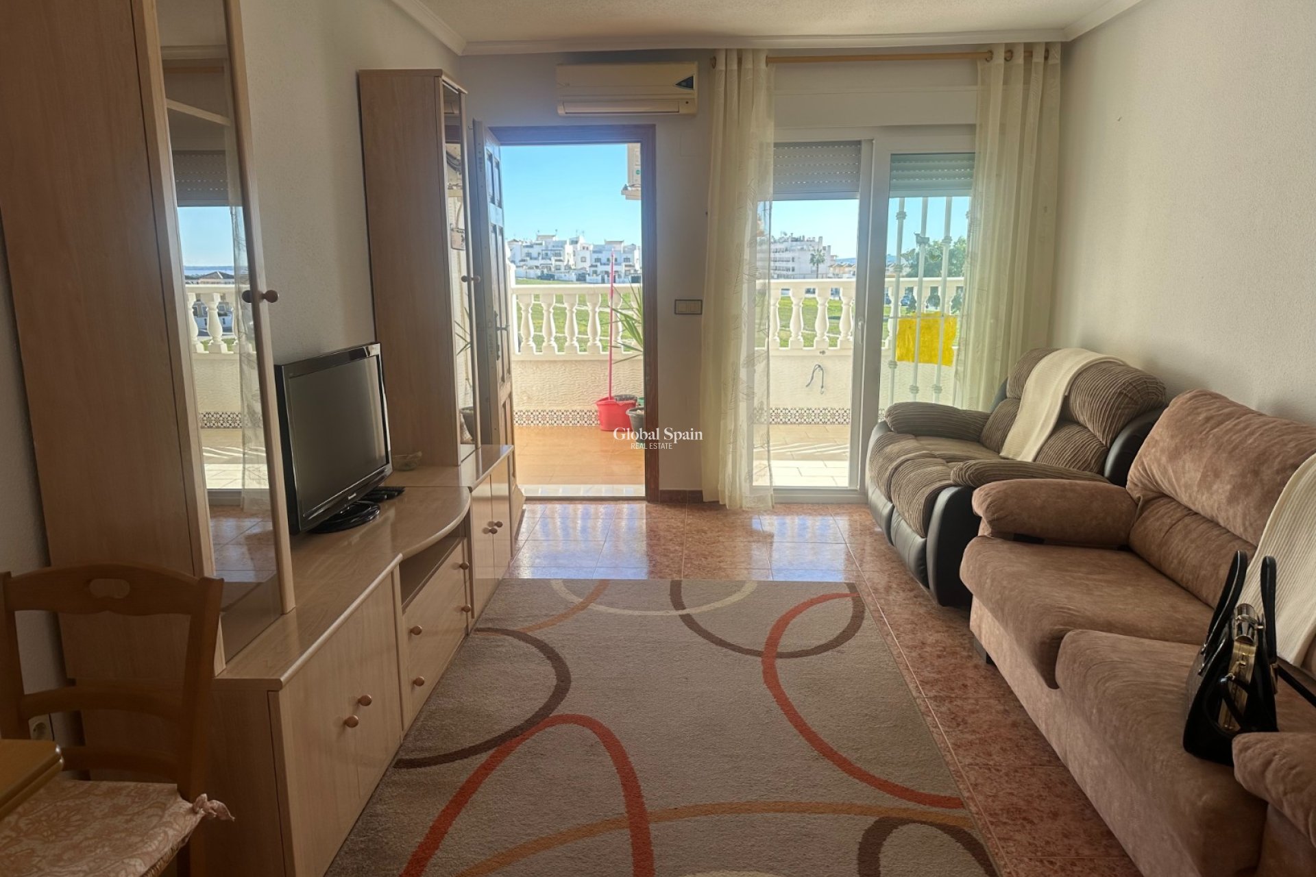 Revente - APPARTEMENT -
ORIHUELA - Inland