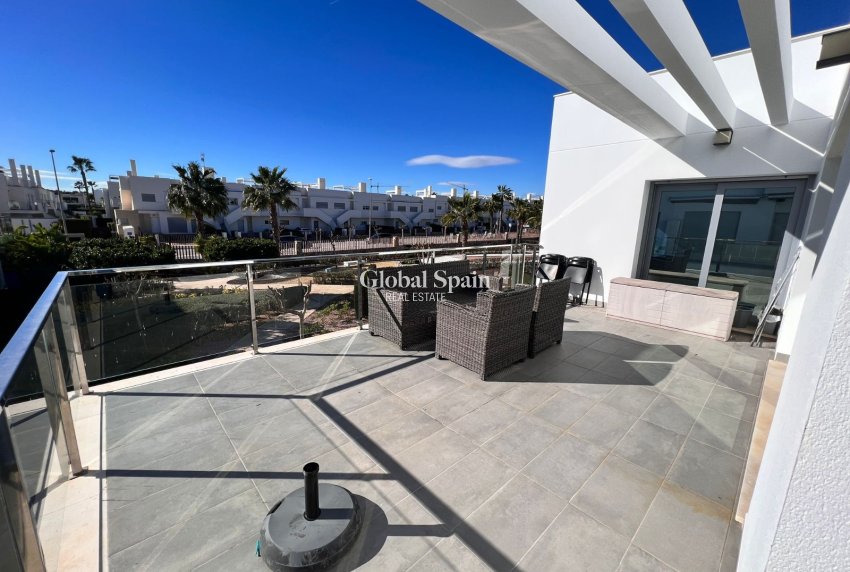 Revente - APPARTEMENT -
ORIHUELA - Inland