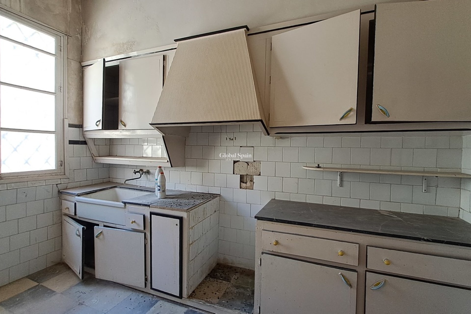 Revente - APPARTEMENT -
ORIHUELA - Inland