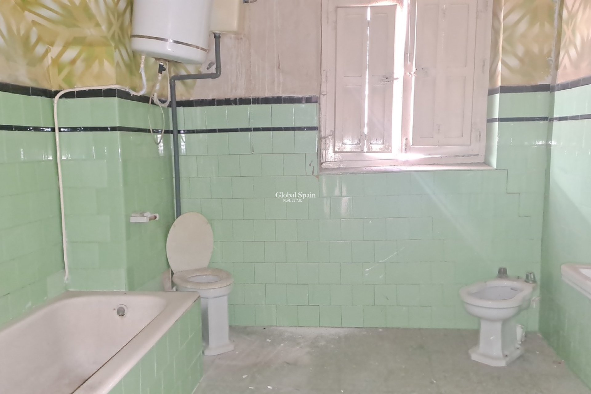 Revente - APPARTEMENT -
ORIHUELA - Inland