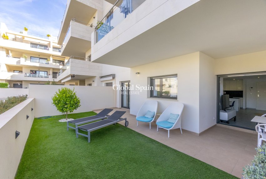 Revente - APPARTEMENT -
ORIHUELA - Inland