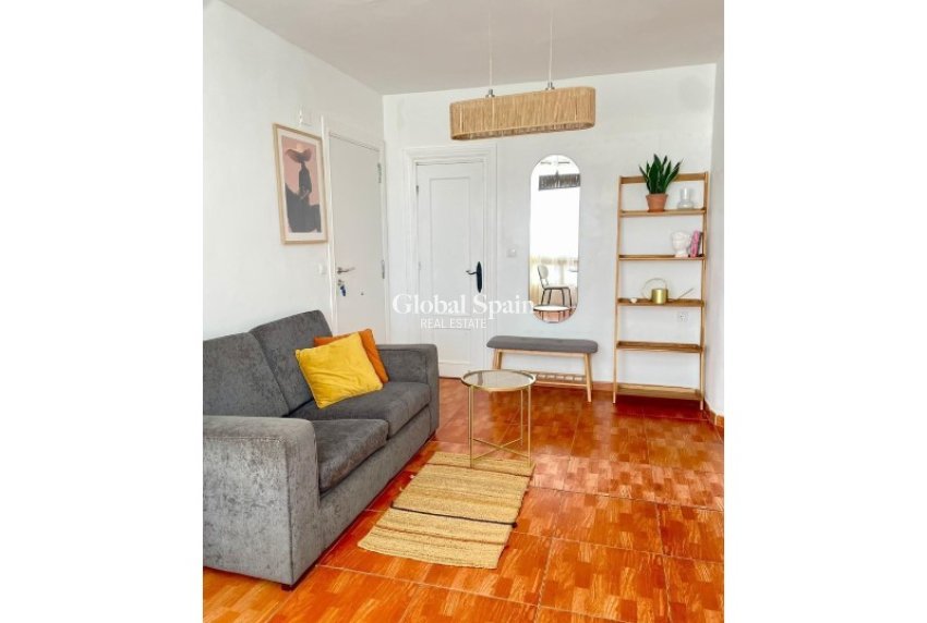 Revente - APPARTEMENT -
ORIHUELA - Inland