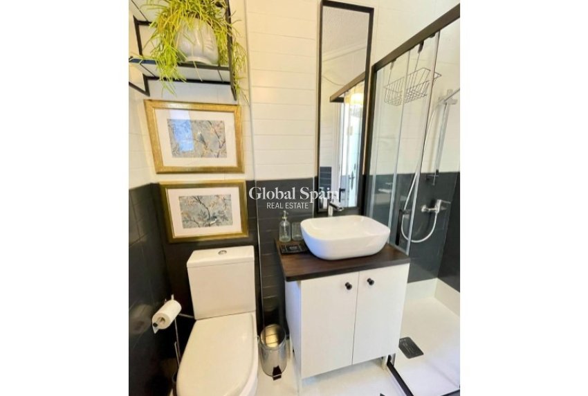 Revente - APPARTEMENT -
ORIHUELA - Inland