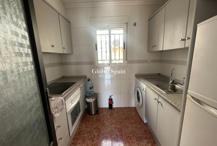 Revente - APPARTEMENT -
ORIHUELA - Inland