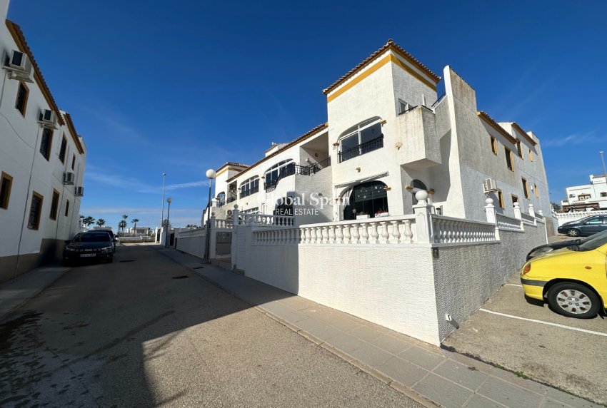 Revente - APPARTEMENT -
ORIHUELA - Inland