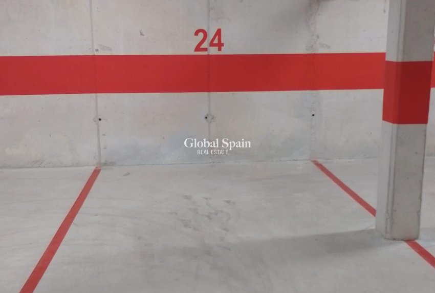 Revente - APPARTEMENT -
ORIHUELA - Inland