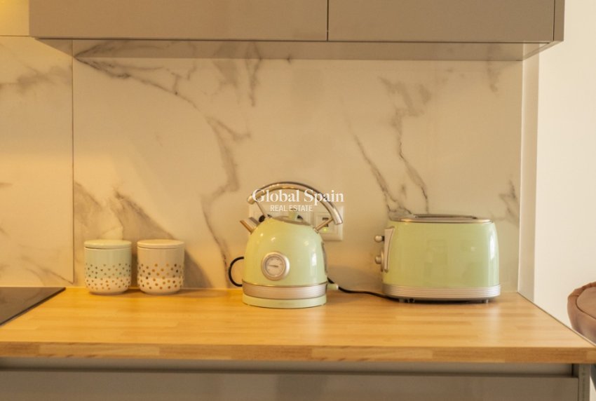 Revente - APPARTEMENT -
ORIHUELA - Inland