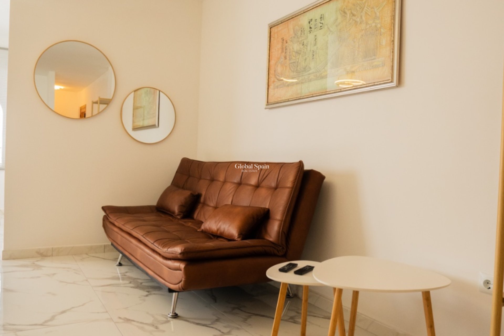 Revente - APPARTEMENT -
ORIHUELA - Inland