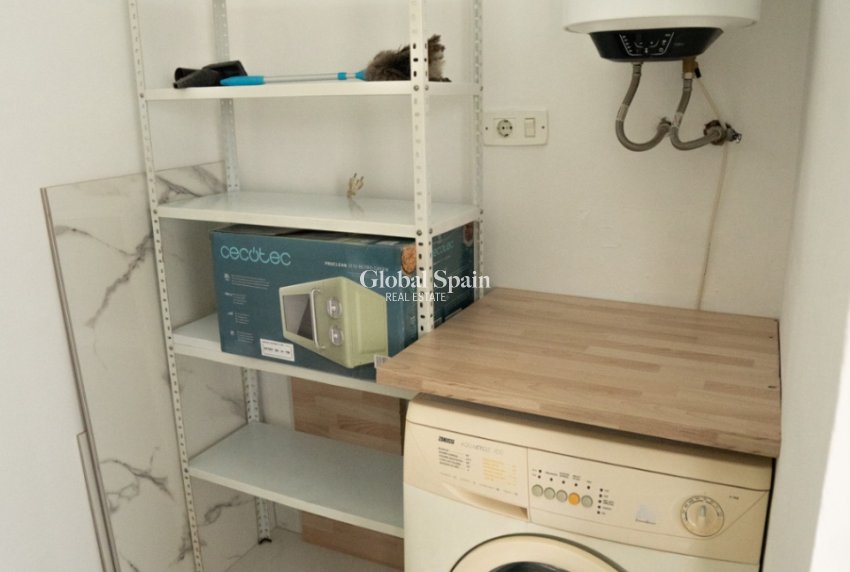 Revente - APPARTEMENT -
ORIHUELA - Inland