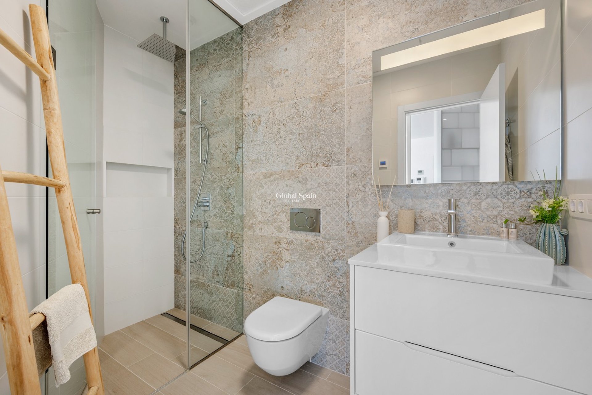 Revente - APPARTEMENT -
ORIHUELA - Inland