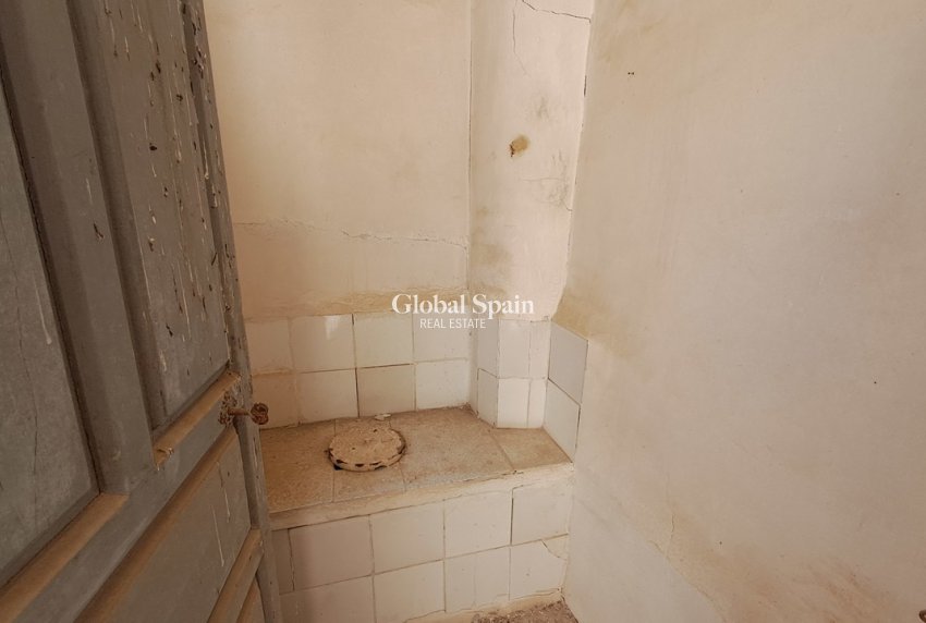 Revente - APPARTEMENT -
ORIHUELA - Inland