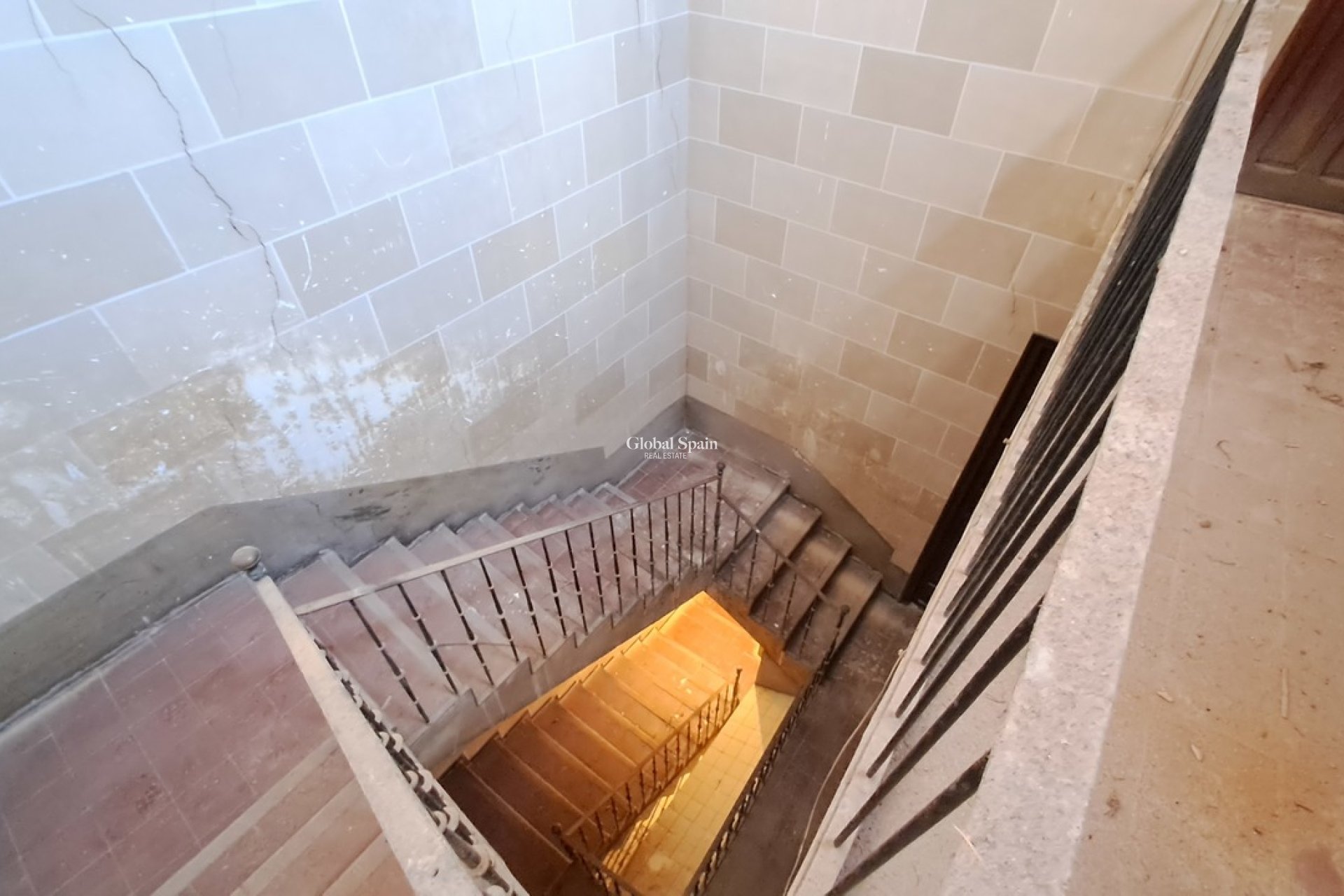 Revente - APPARTEMENT -
ORIHUELA - Inland