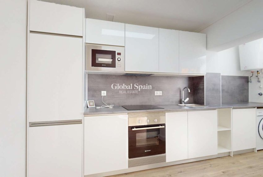 Revente - APPARTEMENT -
ORIHUELA - Inland