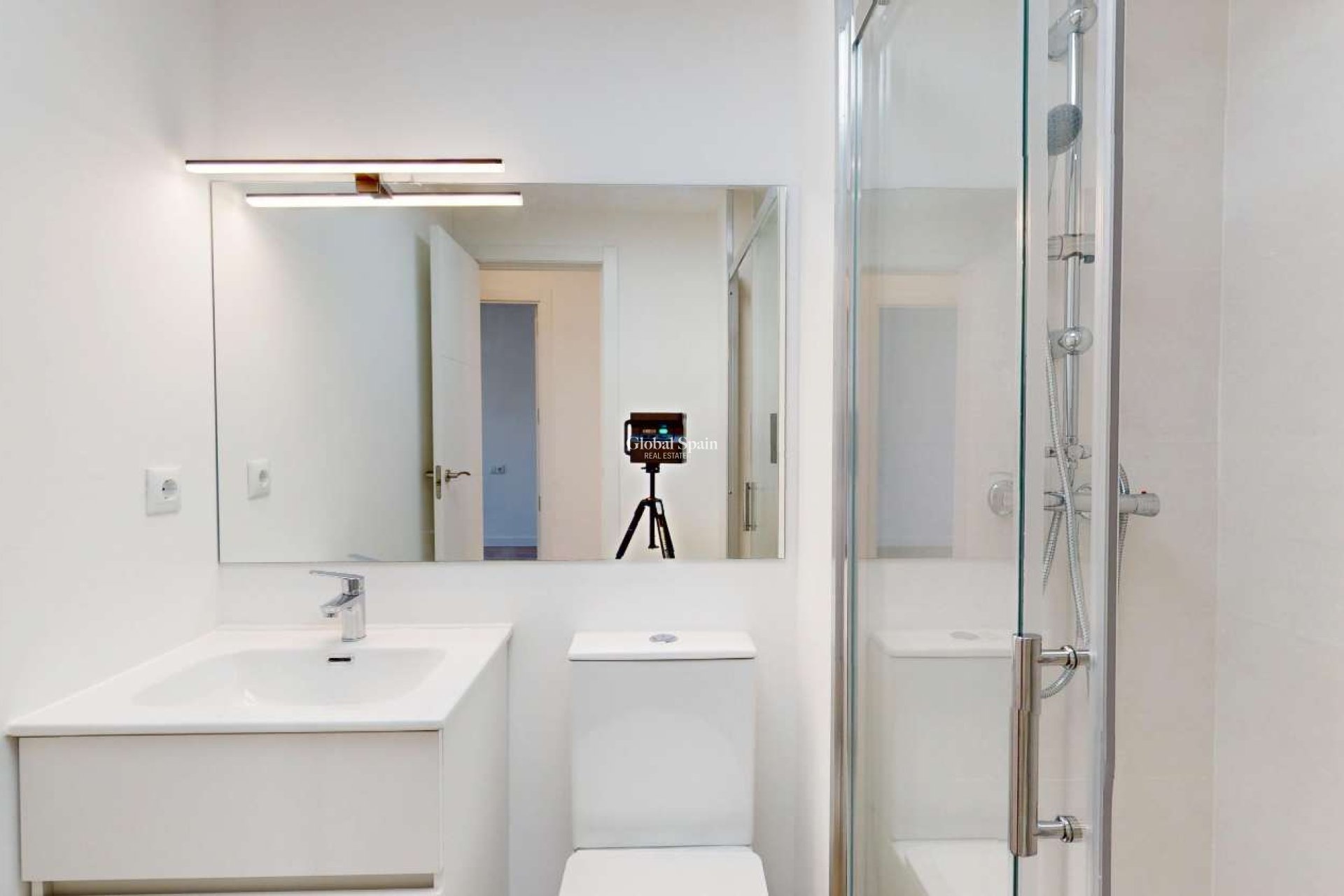 Revente - APPARTEMENT -
ORIHUELA - Inland