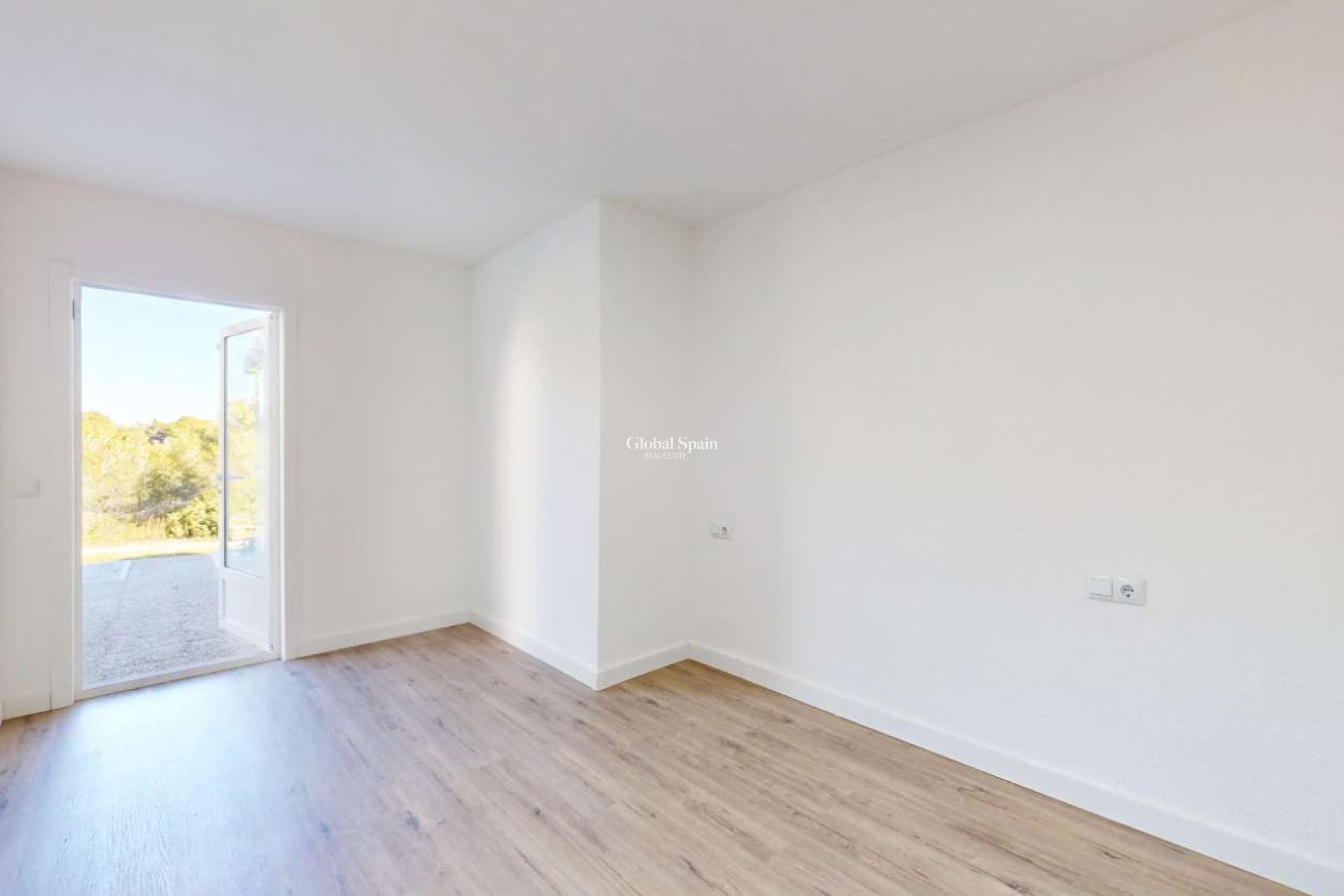 Revente - APPARTEMENT -
ORIHUELA - Inland