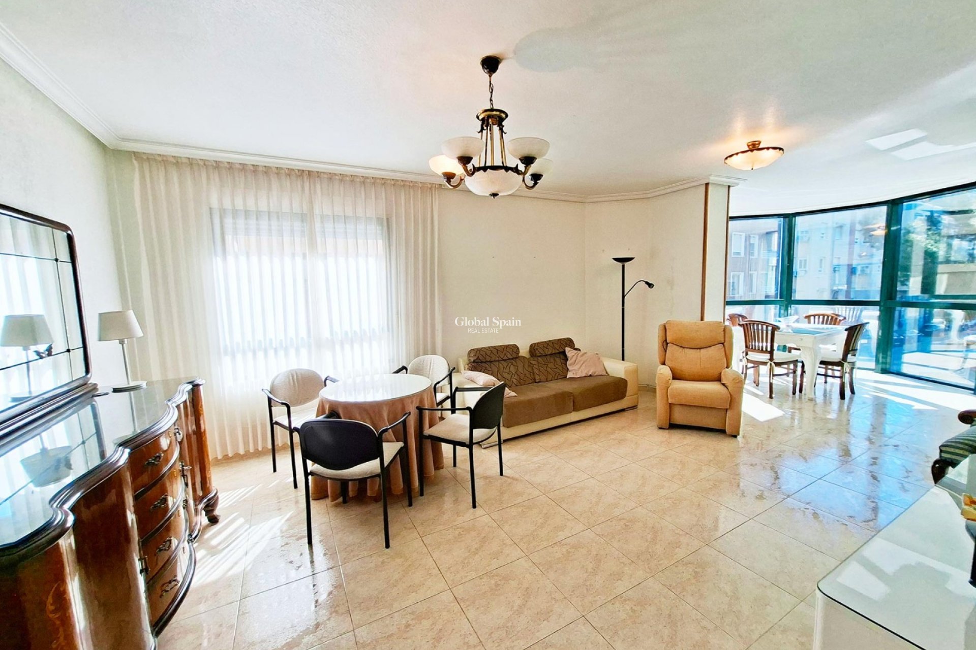 Revente - APPARTEMENT -
ORIHUELA - Inland