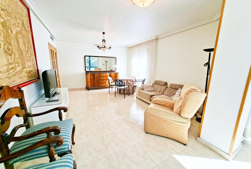 Revente - APPARTEMENT -
ORIHUELA - Inland