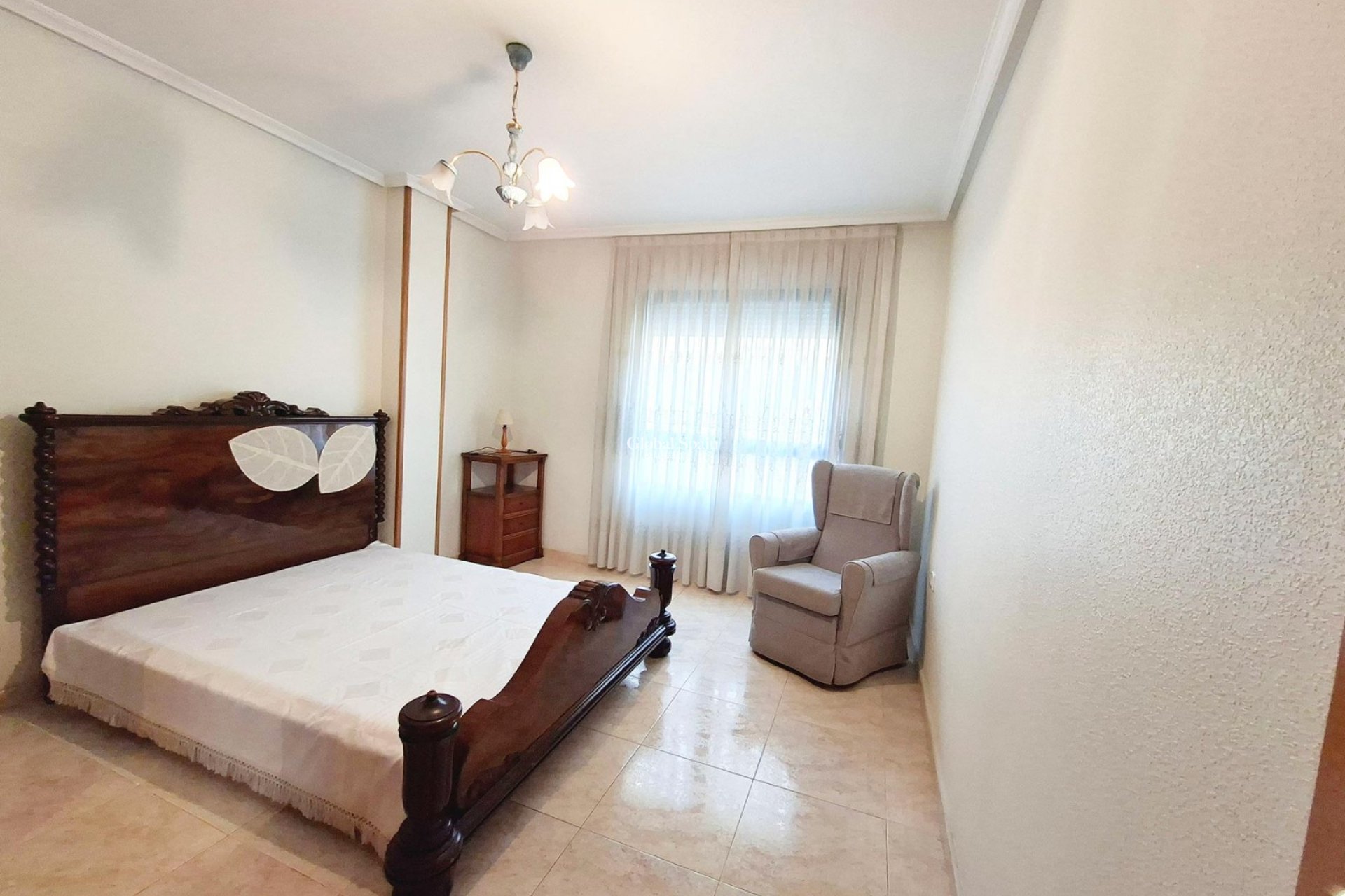 Revente - APPARTEMENT -
ORIHUELA - Inland