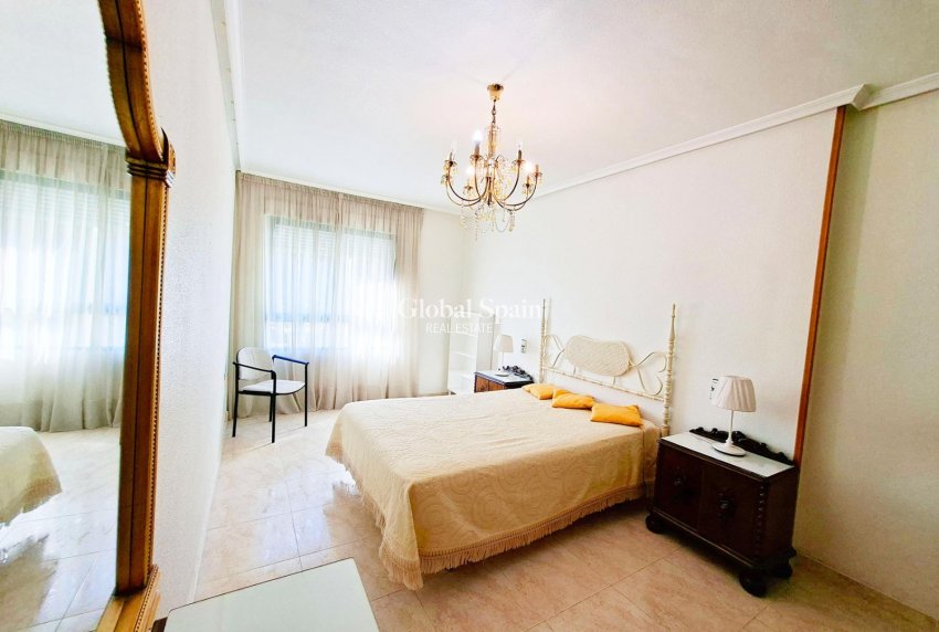 Revente - APPARTEMENT -
ORIHUELA - Inland