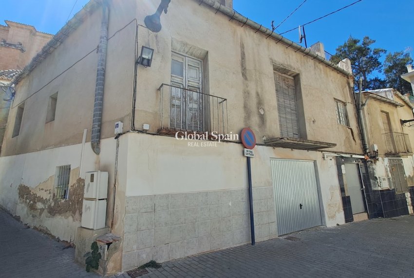 Revente - APPARTEMENT -
ORIHUELA - Inland