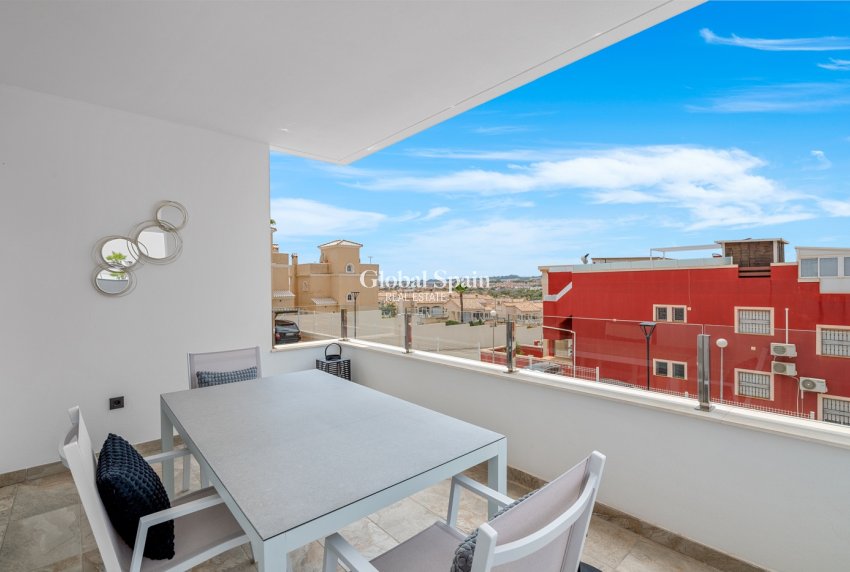 Revente - APPARTEMENT -
ORIHUELA - Inland