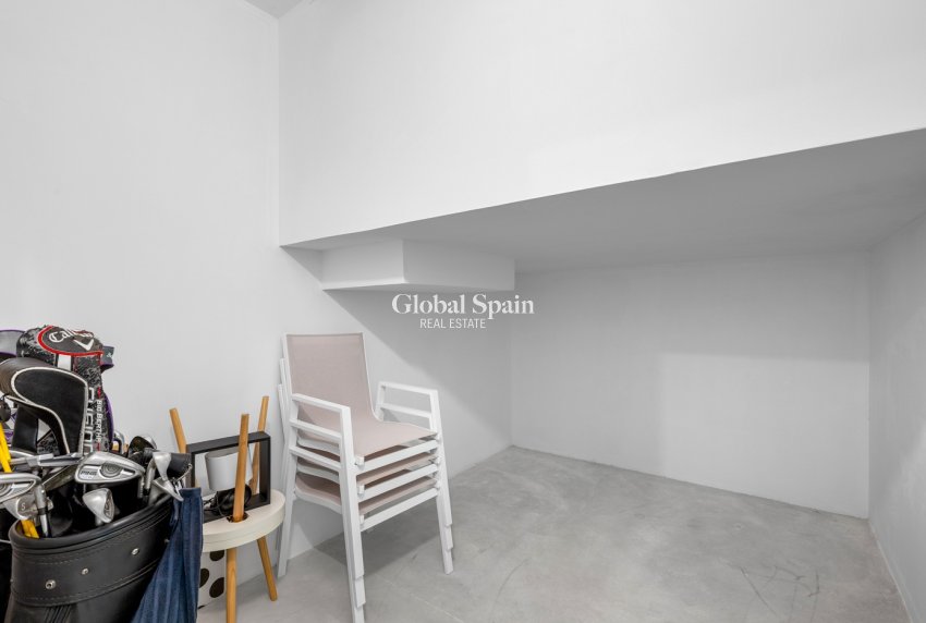 Revente - APPARTEMENT -
ORIHUELA - Inland
