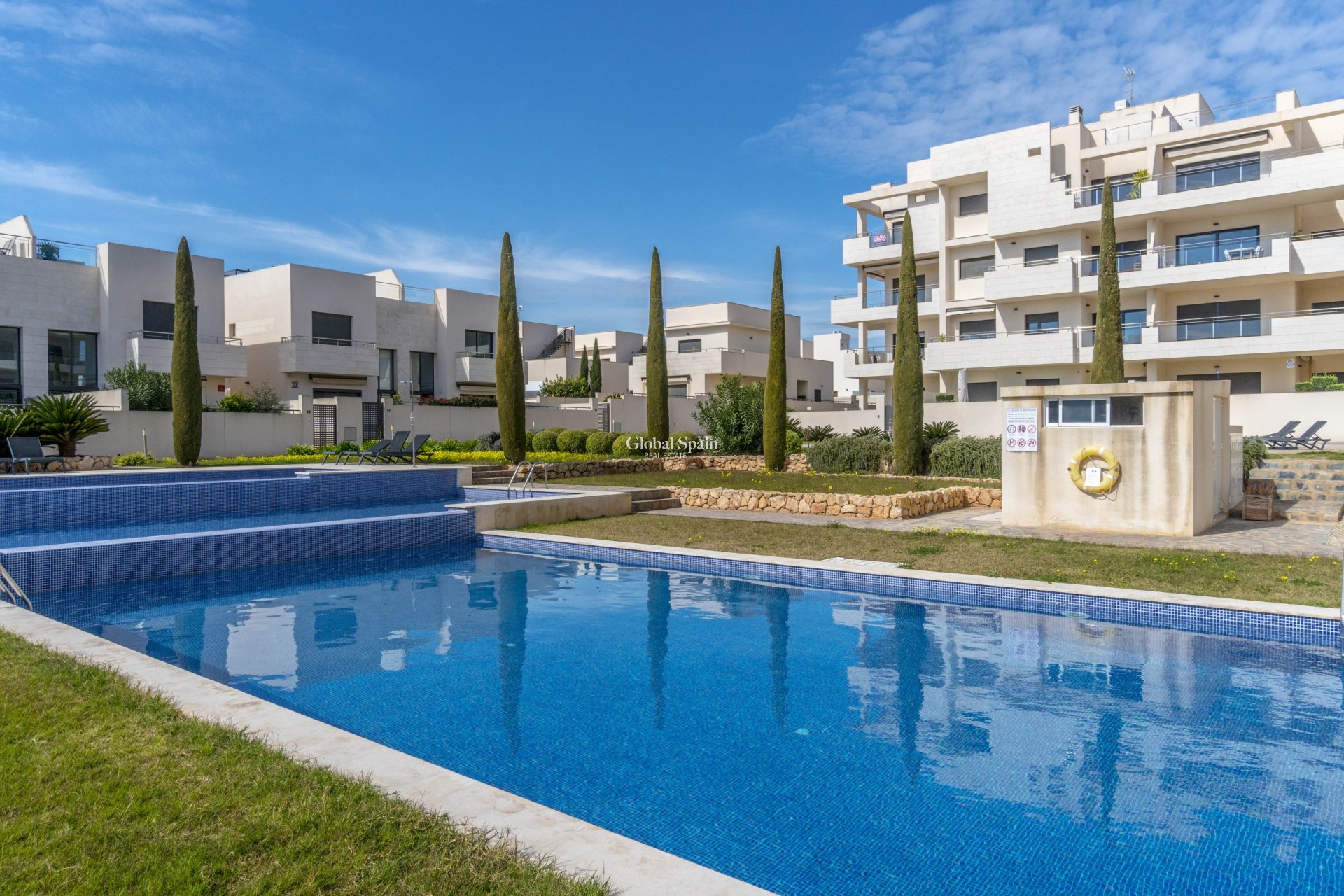 Revente - APPARTEMENT -
ORIHUELA - Inland