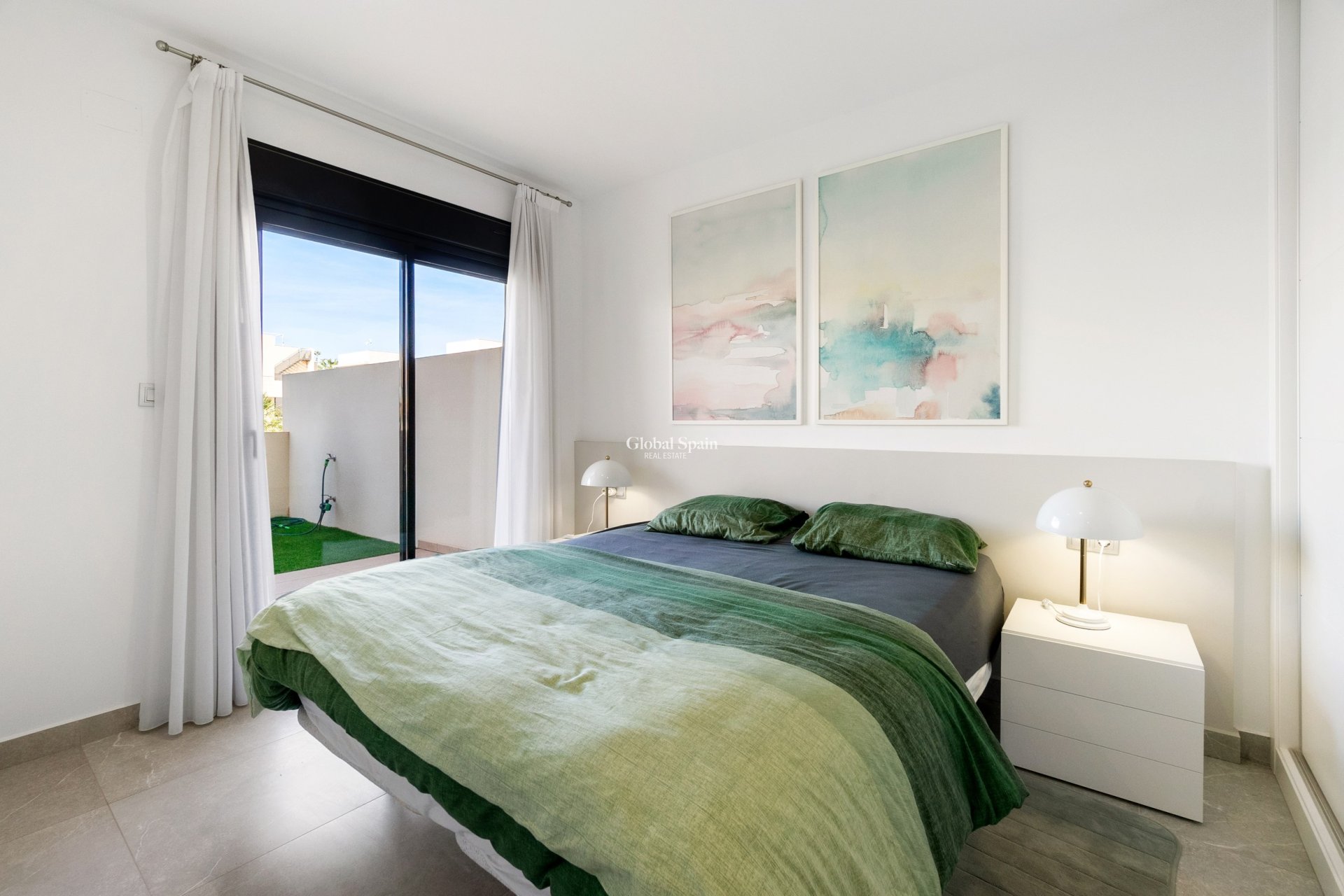 Revente - APPARTEMENT -
ORIHUELA - Inland