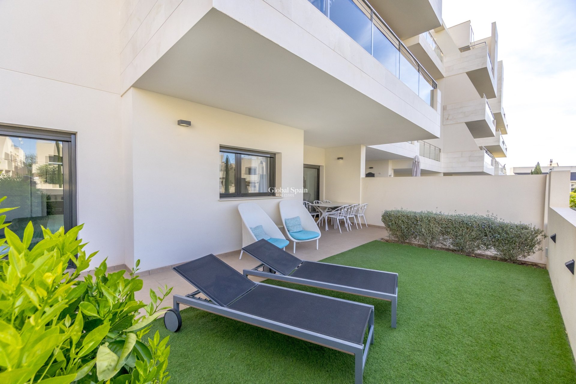 Revente - APPARTEMENT -
ORIHUELA - Inland