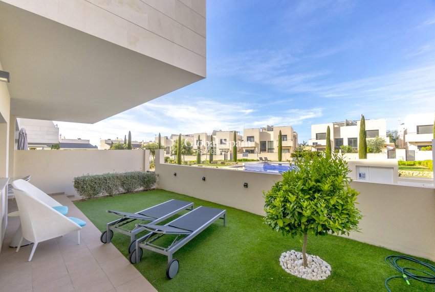 Revente - APPARTEMENT -
ORIHUELA - Inland