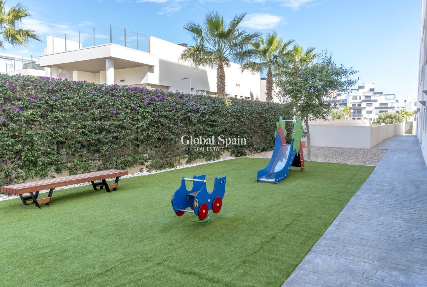 Revente - APPARTEMENT -
ORIHUELA - Inland