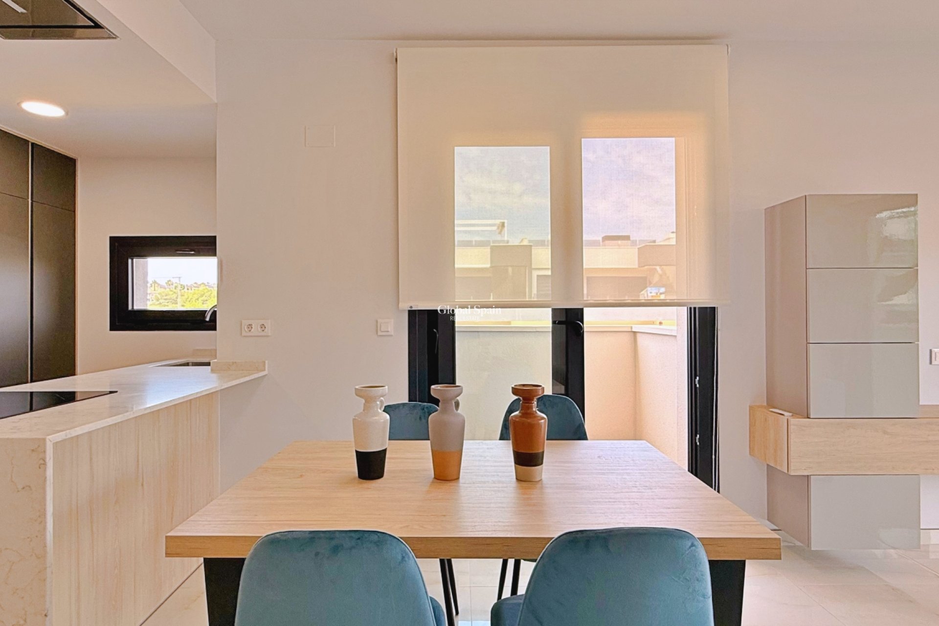 Revente - APPARTEMENT -
ORIHUELA - Inland