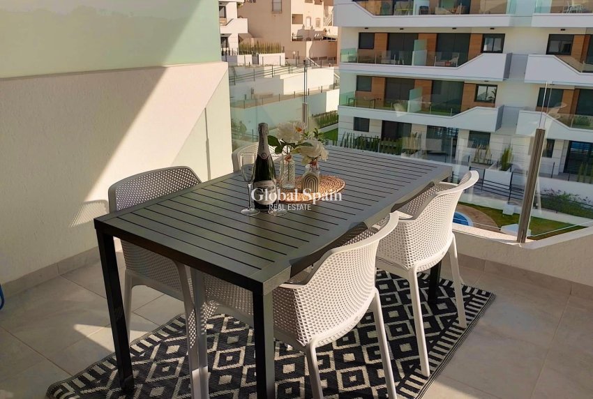 Revente - APPARTEMENT -
ORIHUELA - Inland