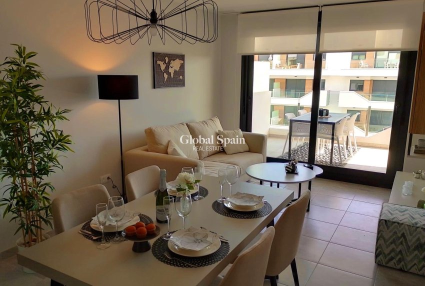 Revente - APPARTEMENT -
ORIHUELA - Inland